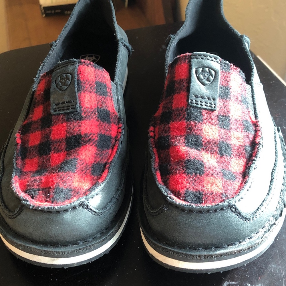 Ariat slip on shoes/slippers with textile insert size 10